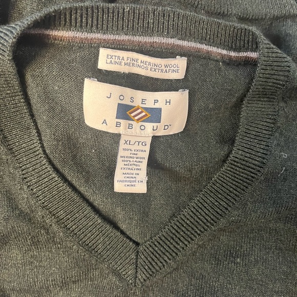 NWOT Joseph Aboud Extra Fine Merino Wool Sweater! - Picture 5 of 7